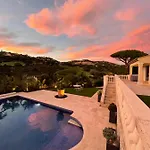 Avec Piscine Sur Le Golf Villa
