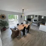 Avec Piscine Sur Le Golf Villa
