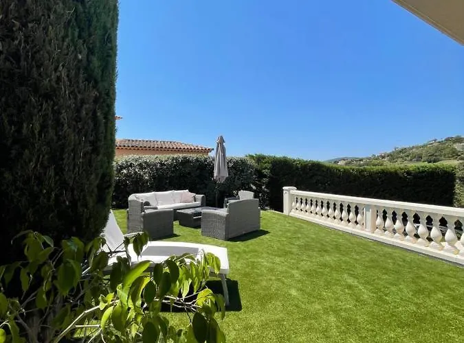 Avec Piscine Sur Le Golf *