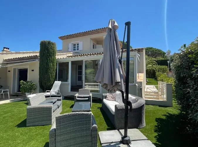 Avec Piscine Sur Le Golf Villa *