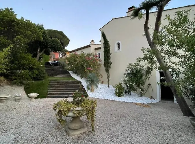 Avec Piscine Sur Le Golf Villa *