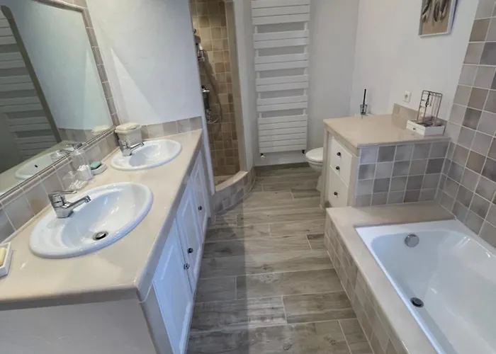 Avec Piscine Sur Le Golf Villa *