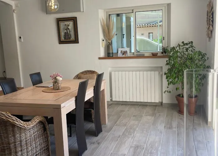 Avec Piscine Sur Le Golf סן-מקסים